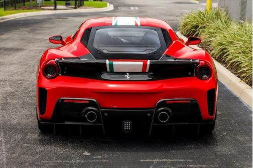 2020 Ferrari 488 Pista Base