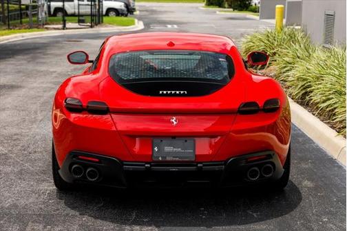 2023 Ferrari Roma Base