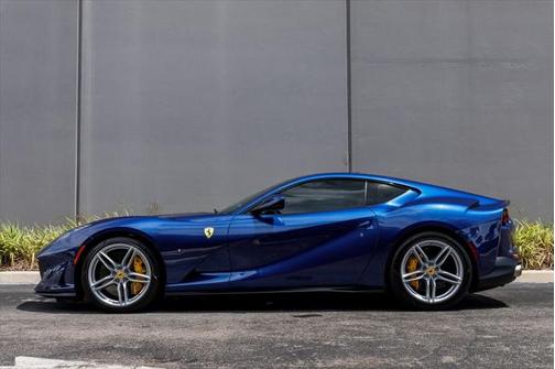 2019 Ferrari 812 Superfast Base