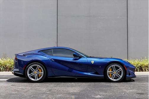 2019 Ferrari 812 Superfast Base