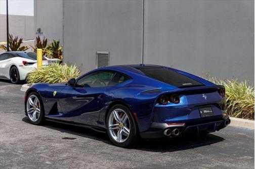2019 Ferrari 812 Superfast Base