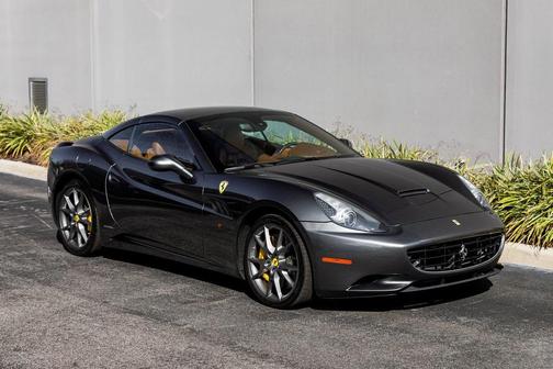 2010 Ferrari California Base