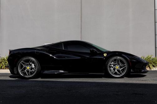 2021 Ferrari F8 Tributo Base