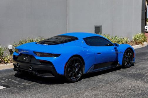 Blu Infinito 2022 Maserati MC20 Base