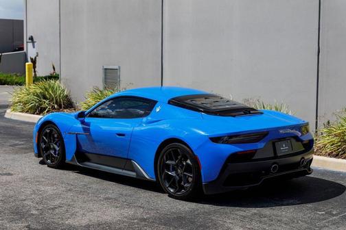 Blu Infinito 2022 Maserati MC20 Base