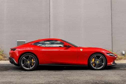 2022 Ferrari Roma 