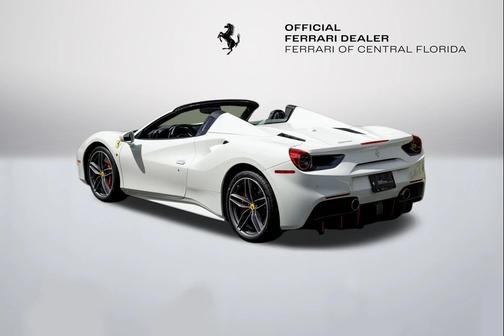 Bianco Avus 2019 Ferrari 488 Spider Base