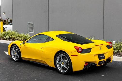Photo 3 of 44 of 2010 Ferrari 458 Italia Base