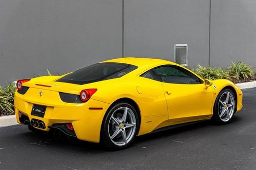 Photo 5 of 44 of 2010 Ferrari 458 Italia Base
