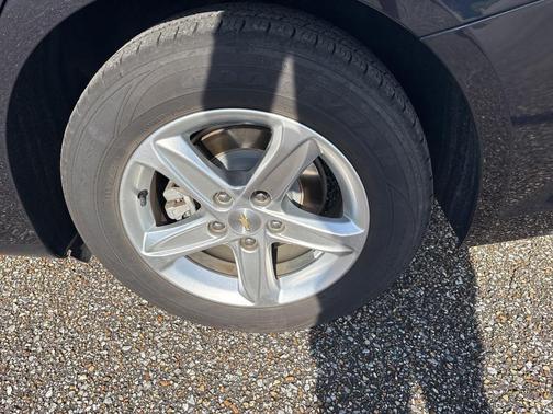 Dark Ash Metallic 2022 Chevrolet Malibu 1LS