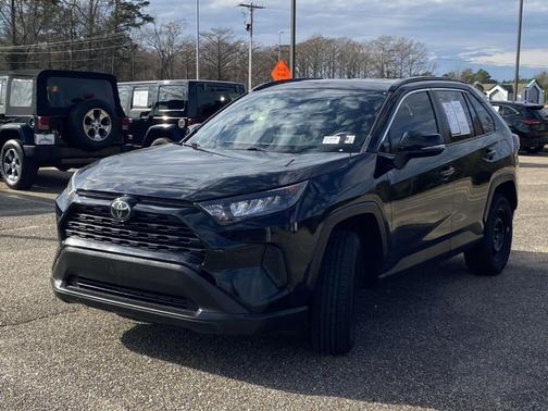 2020 Toyota RAV4 LE