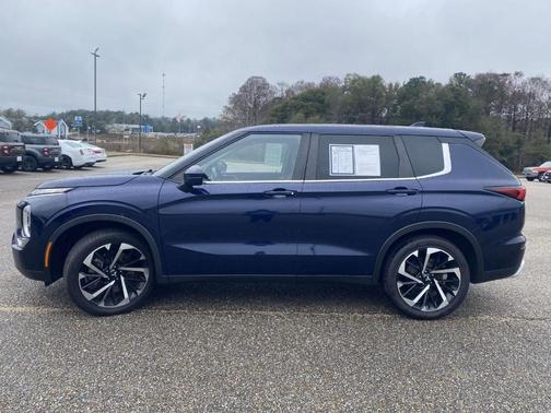 2022 Mitsubishi Outlander SE