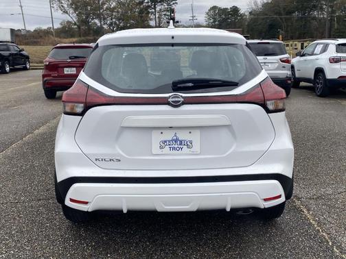 2024 Nissan Kicks S