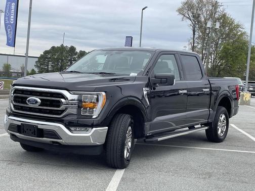 Black 2022 Ford F-150 XLT