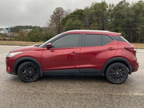 2023 Nissan Kicks SV