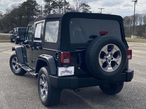 2016 Jeep Wrangler Unlimited Sahara