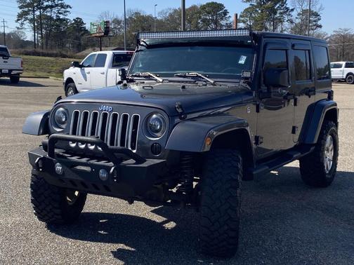 2016 Jeep Wrangler Unlimited Sahara