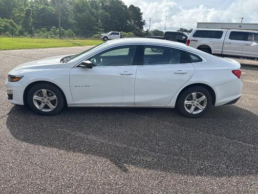 Summit White 2023 Chevrolet Malibu 1LS
