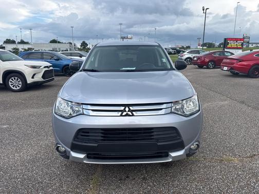 2015 Mitsubishi Outlander ES