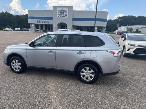 2015 Mitsubishi Outlander ES