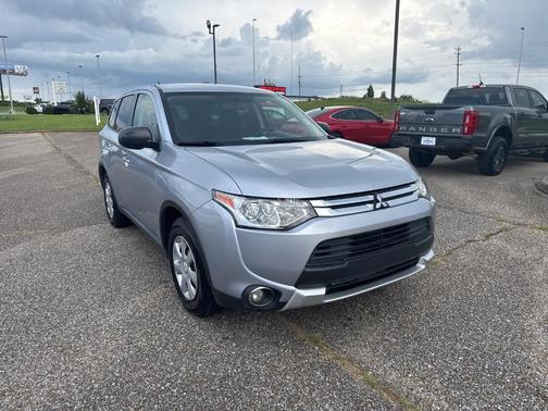2015 Mitsubishi Outlander ES