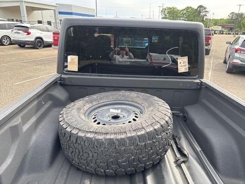 Bright White Clearcoat 2021 Jeep Gladiator Sport