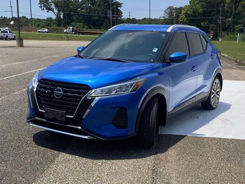 Electric Blue Metallic 2021 Nissan Kicks SV