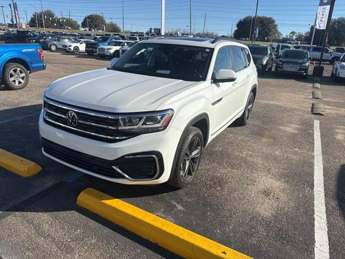 2021 Volkswagen Atlas 3.6 SE w/ Technology R-Line