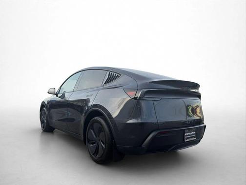 2026 Tesla Model Y PREMIUM