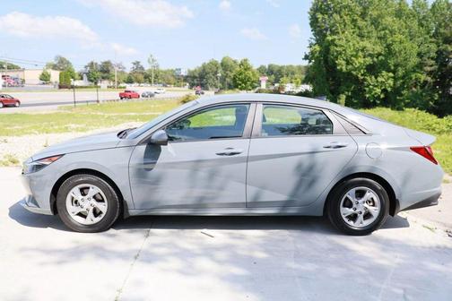 2021 Hyundai ELANTRA SE