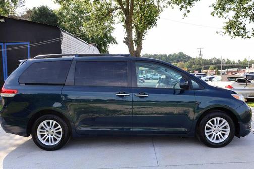 2011 Toyota Sienna XLE