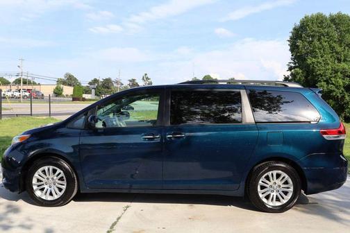 2011 Toyota Sienna XLE