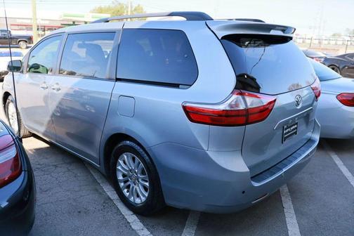 2016 Toyota Sienna XLE