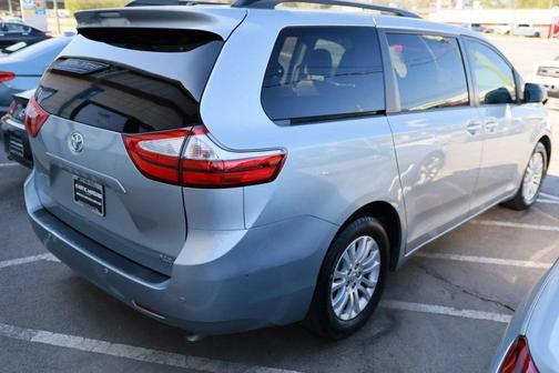 2016 Toyota Sienna XLE