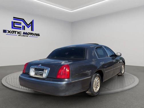 Gray 1998 Lincoln Town Car Signature