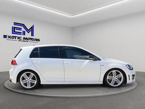 2016 Volkswagen Golf R 4-Door