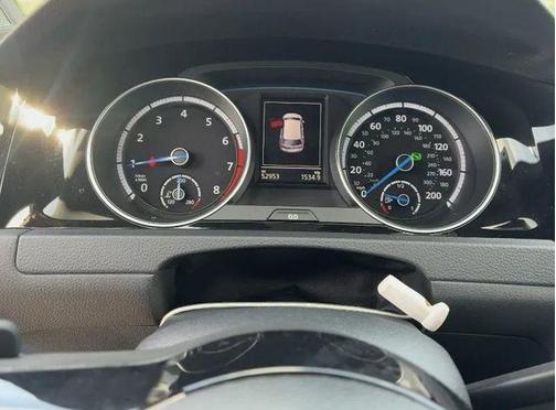 2016 Volkswagen Golf R 4-Door