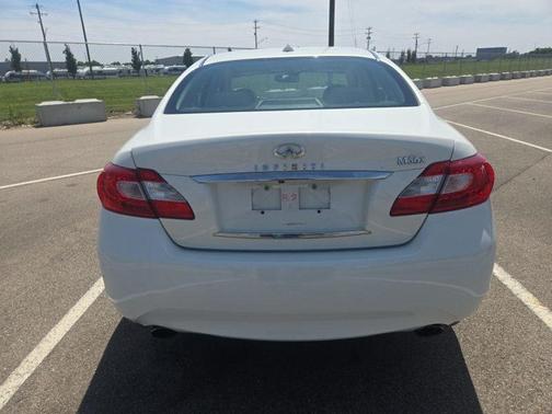Moonlight White 2011 INFINITI M56x Base