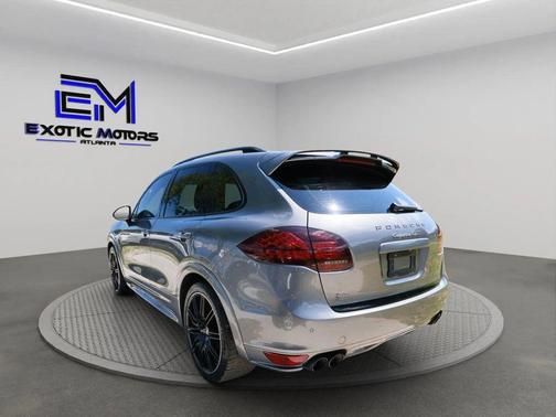 2013 Porsche Cayenne GTS