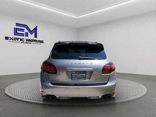 2013 Porsche Cayenne GTS