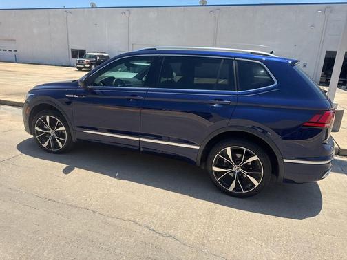 Atlantic Blue Metallic 2024 Volkswagen Tiguan 2.0T SEL R-Line 4MOTION