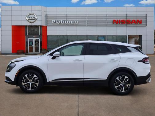 Glacial White Pearl 2023 Kia Sportage EX