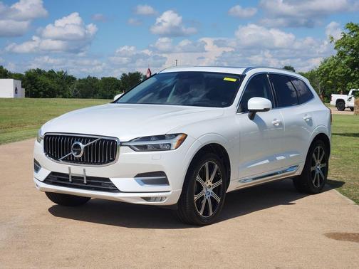 Crystal White Metallic 2020 Volvo XC60 T6 Inscription