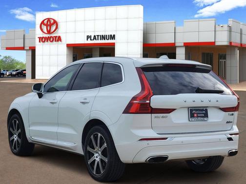 Crystal White Metallic 2020 Volvo XC60 T6 Inscription