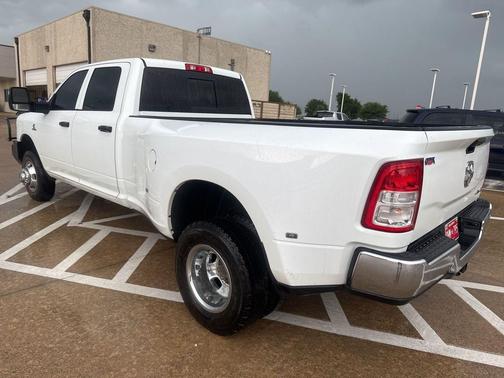 Bright White Clearcoat 2024 RAM 3500 Tradesman Crew Cab 4x4 8' Box