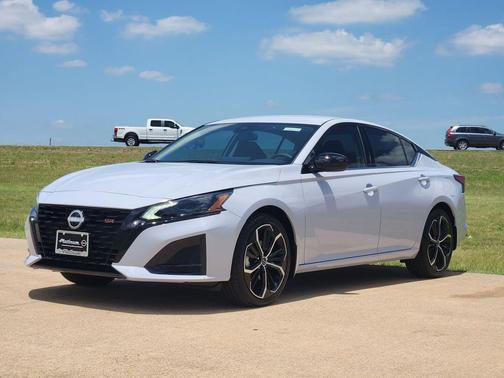 Gray Sky Pearl 2026 Nissan Altima SR FWD