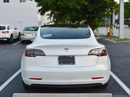 Pearl White Multi-Coat 2023 Tesla Model 3 Standard Range