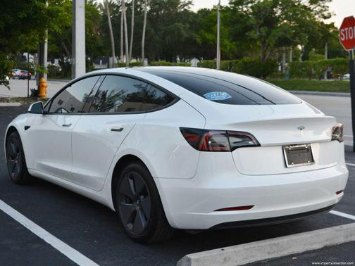 Pearl White Multi-Coat 2023 Tesla Model 3 Standard Range