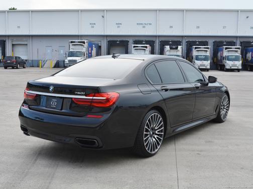 2018 BMW 750 i