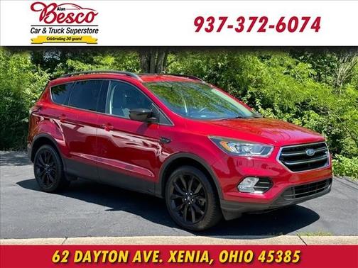 Ruby Red Metallic Tinted Clearcoat 2017 Ford Escape SE